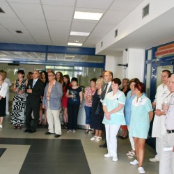 Slavnostn odhalen obrazu v Klatovsk nemocni.